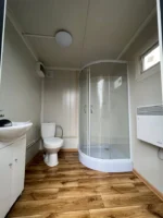 Contenitore Sanitario 2×2 m con Doccia e Serbatoio - immagine 3